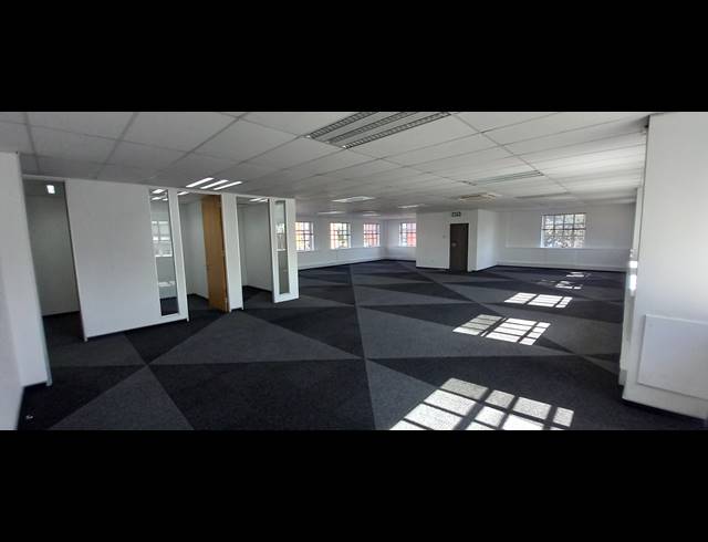 184M² OFFICE TO LET IN BRYANSTON